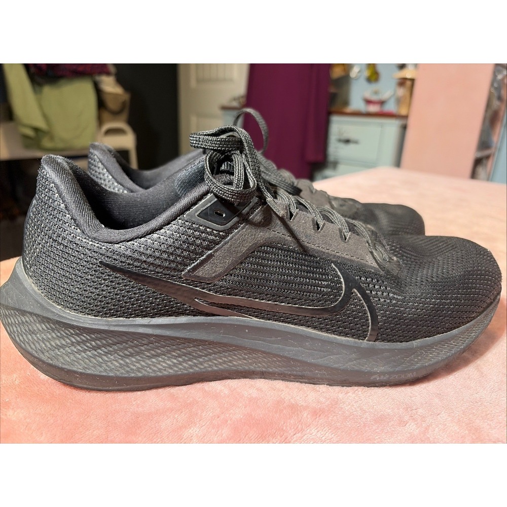 Nike Air Zoom Pegasus 40 Triple Black Gym Running Shoes DV3853 002 Men's Sz 9.5